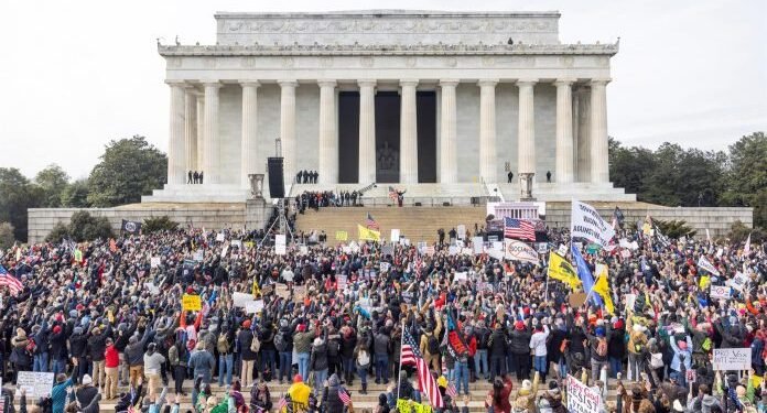 Los antivacunas de EEUU emulan a Luther King para exigir libertad médica