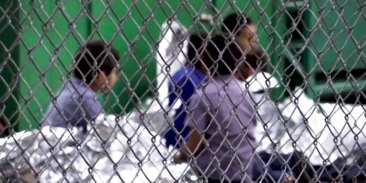 Cuestionan a DeSantis por usar a niños migrantes como arma política