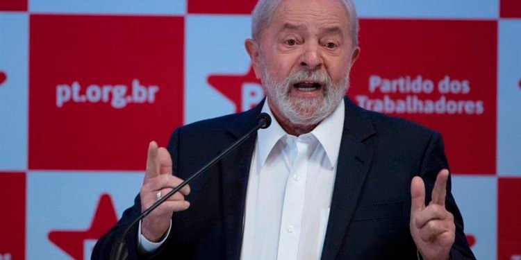 Lula se mantiene como favorito para las elecciones de octubre en Brasil