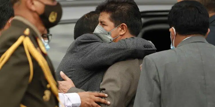 Fiscalía peruana ordena detener a exsecretario y sobrinos de Pedro Castillo