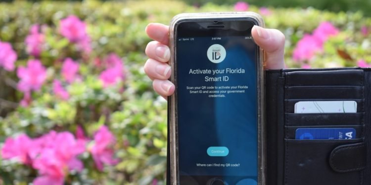 Anuncia lanzamiento de DNI y licencias de conducir digitales en Florida