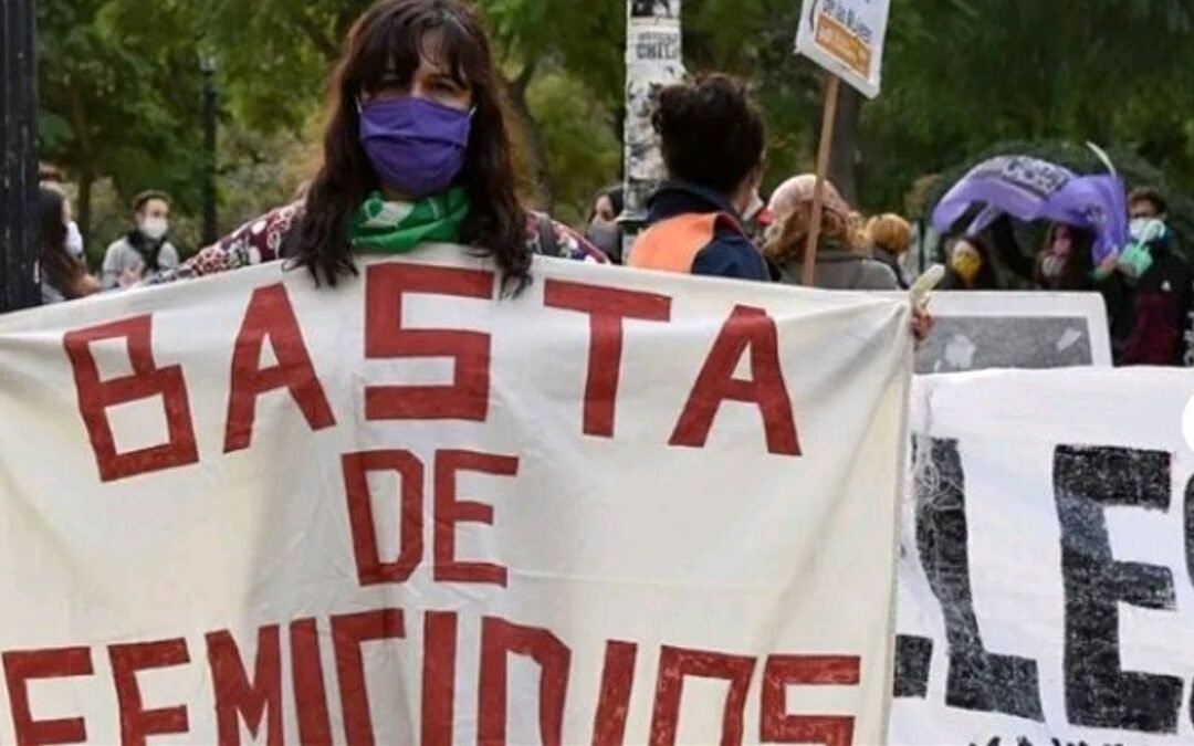 Más del 20% de los feminicidios en Argentina fueron con armas de fuego