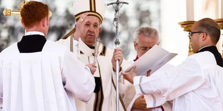 Papa Francisco pide paz en Ucrania arrastrada por una guerra «cruel e insensata»