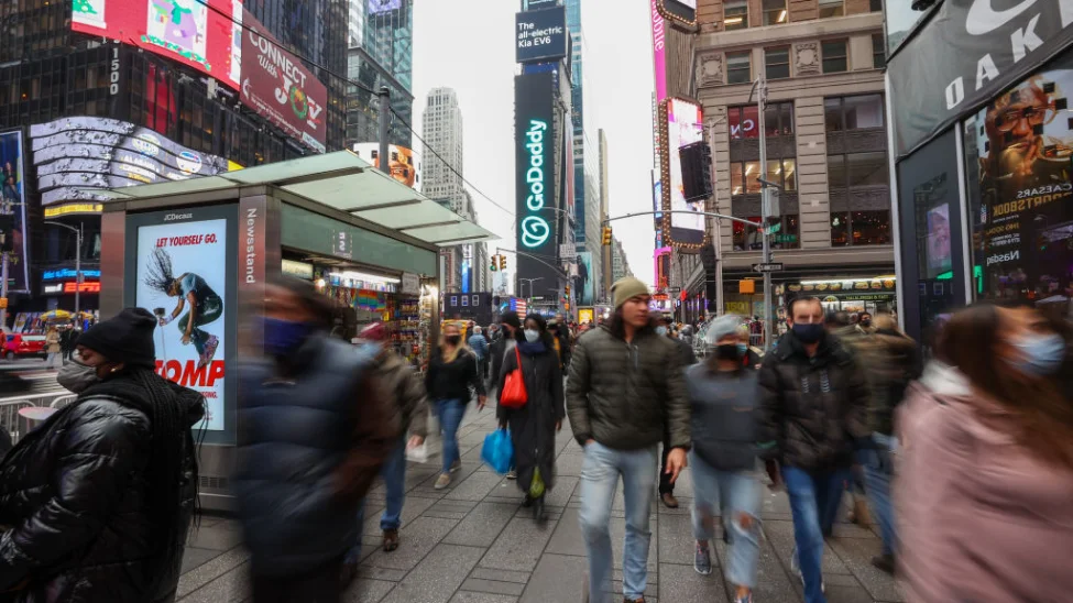 Terror en Times Square por explosión de alcantarillas