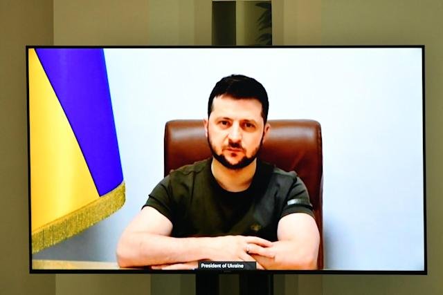 Zelenski afirma que Rusia ha empezado «la gran batalla» por el Donbass