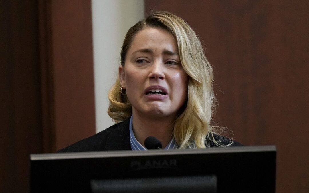 Amber Heard dice que Johnny Depp amenazó con matarla