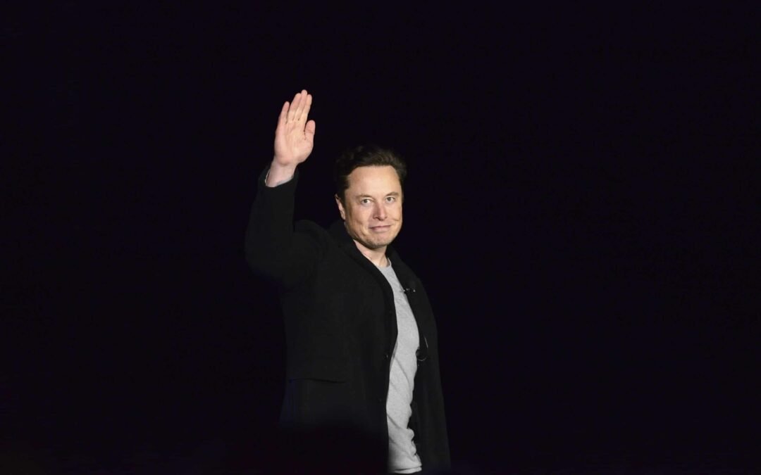 Musk sostiene reunión virtual con empleados de Twitter