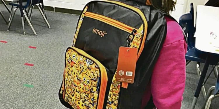 Bolsos antibalas son los productos más vendidos tras regreso a clases en EEUU