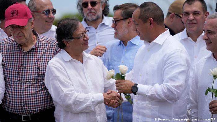 Colombia y Venezuela reabren su frontera