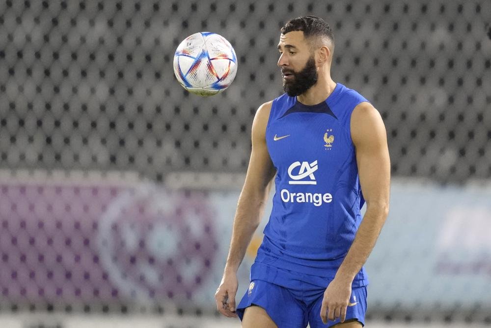 Karim Benzema no jugará el Mundial por lesión en la pierna