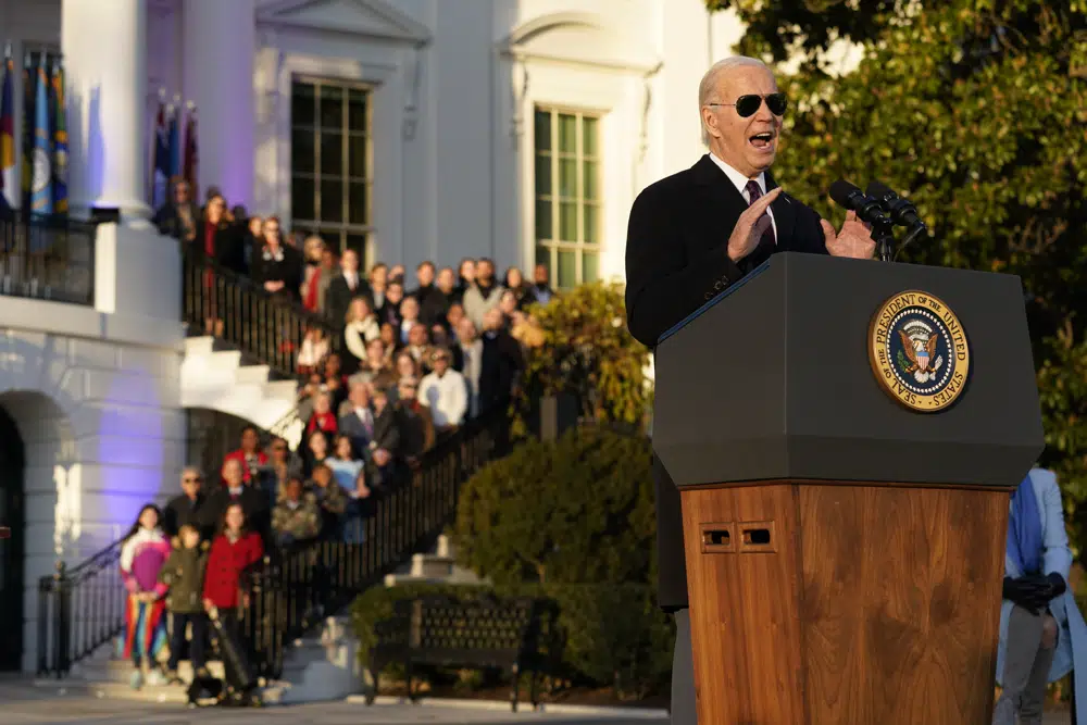 Biden firma ley de matrimonio homosexual