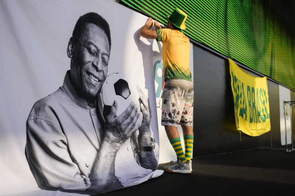 Pelé ya tiene casi un mes hospitalizado y sin señales de mejoría