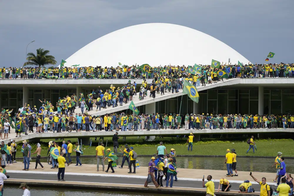 Bolsonaristas invadieron Congreso brasileño en manifestación contra Lula