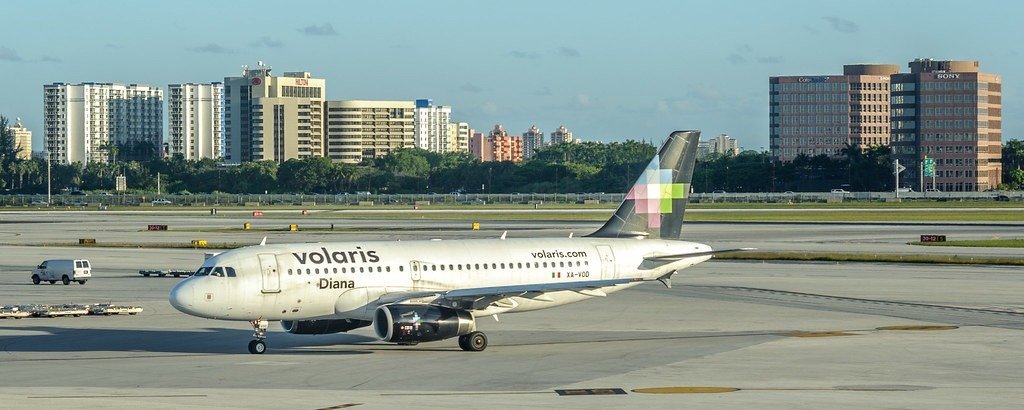 Aeropuerto de Miami estrena aerolínea de bajo costo con nuevos destinos