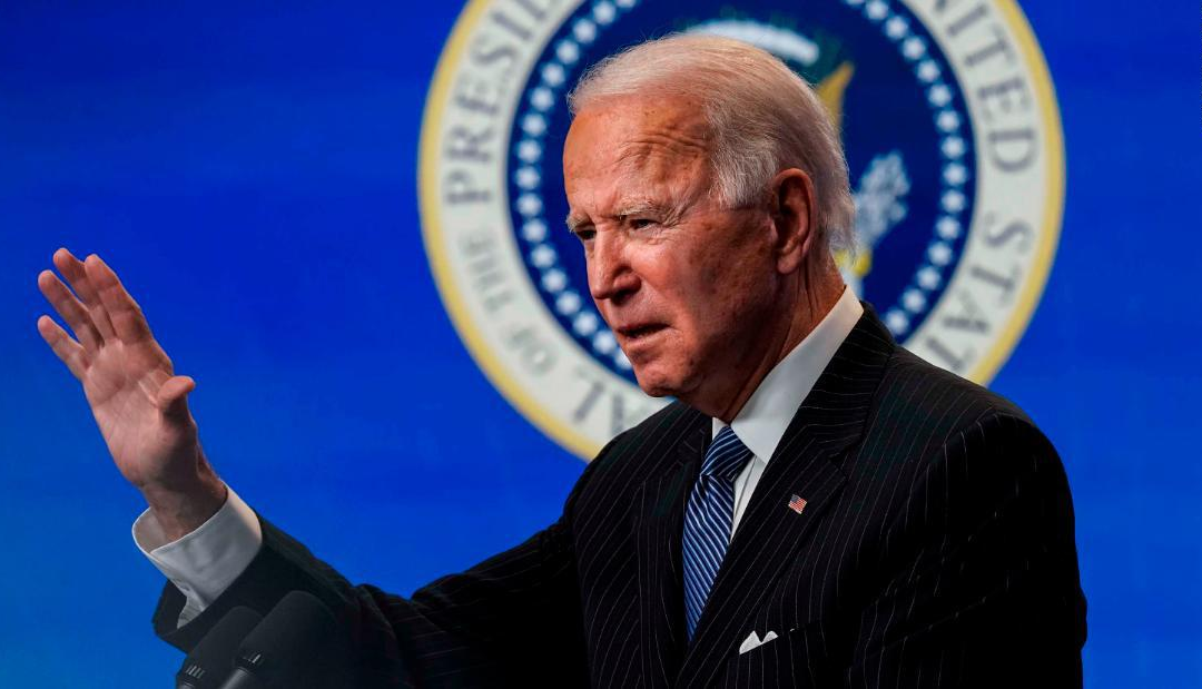 Gobierno de Biden bloquea fallo de un juez contra Obamacare