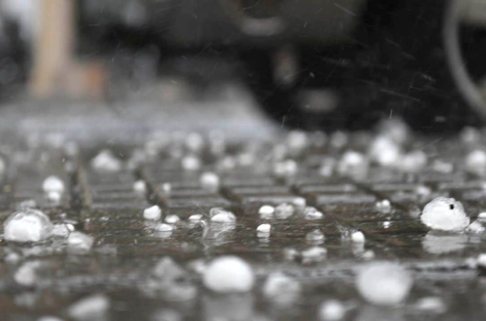 Inusual tormenta de granizo sorprendió a residentes de Miramar