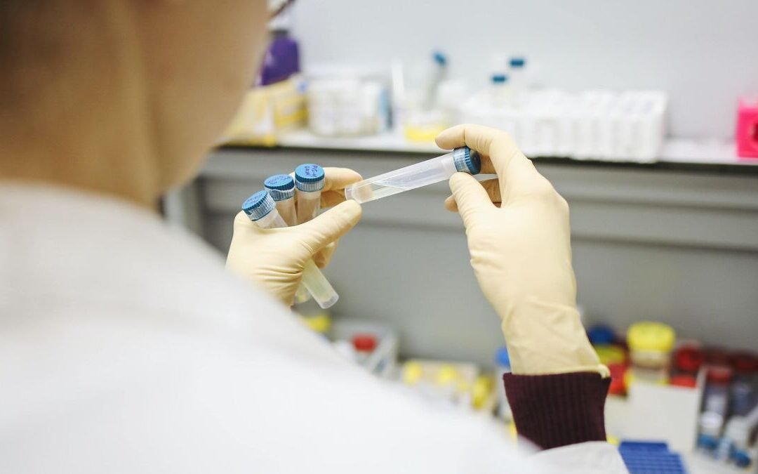 Mujer en Ohio recibe primera vacuna contra cáncer de mama