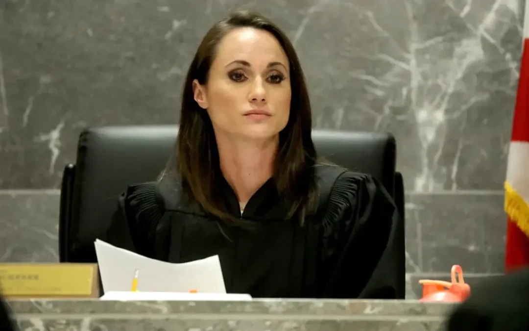 Retiran de otro caso a jueza que presidió la matanza de Parkland