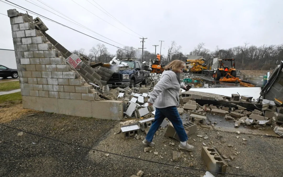 Sube cifra de fallecidos por tornados en Estados Unidos