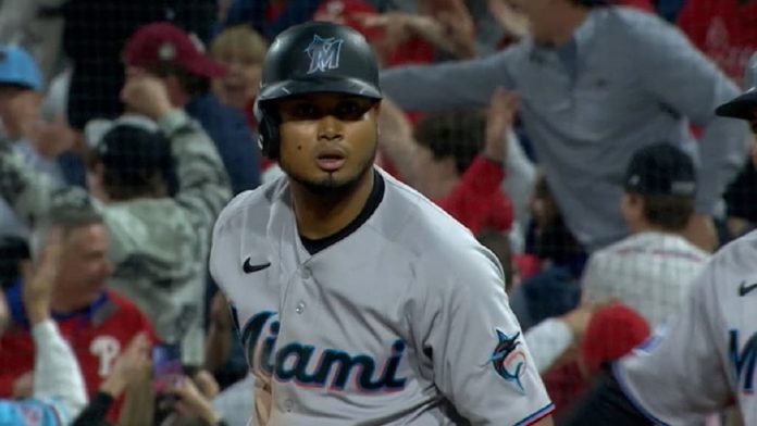 Venezolano hace historia siendo el primer jugador de los Marlins en batear el ciclo