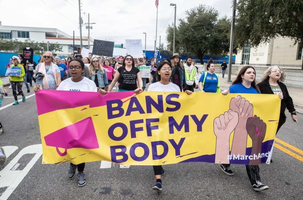 Coalición busca incluir derecho al aborto en boleta electoral de Florida
