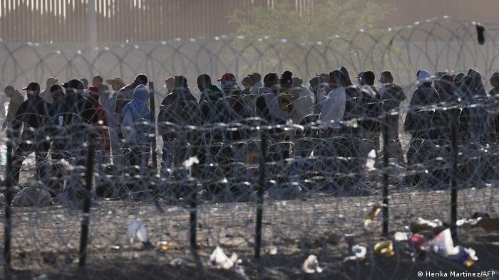 Patrulla Fronteriza detuvo a 2 mil 500 migrantes previo al fin del Título 42