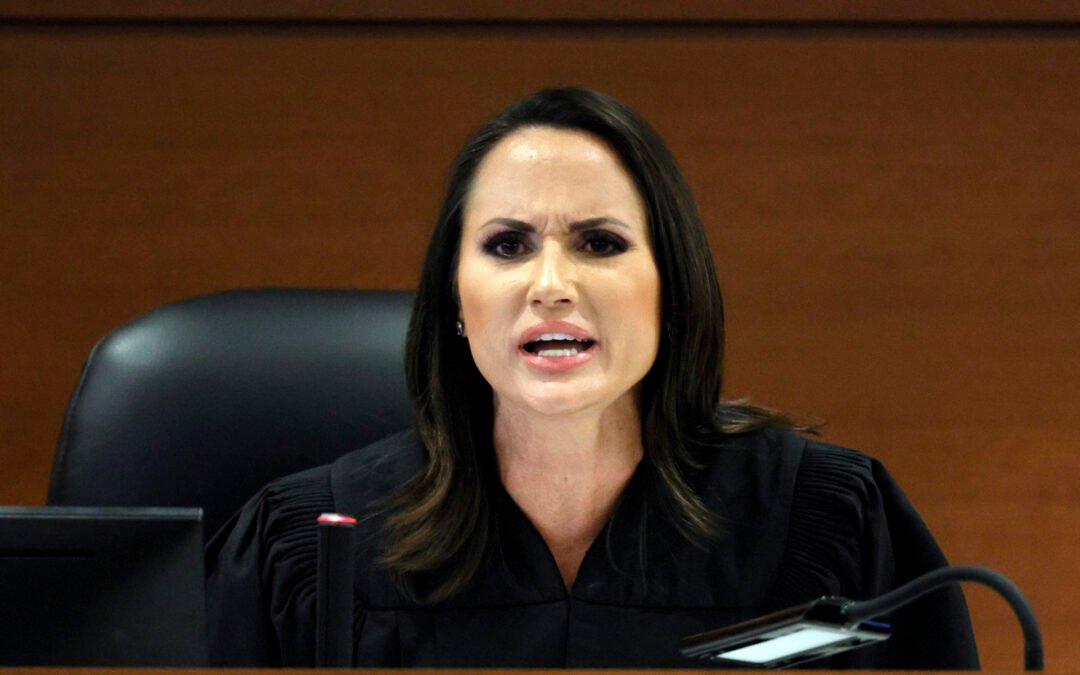 Renunció jueza que llevó caso del tiroteo en la escuela de Parkland