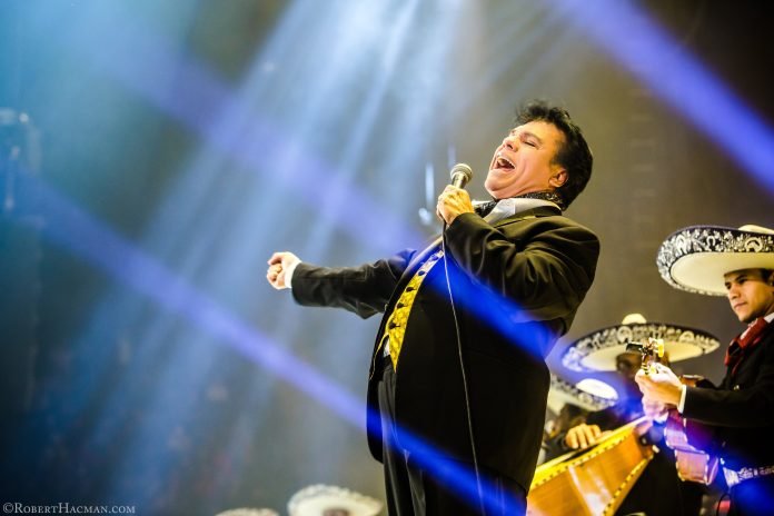 Netflix producirá un documental sobre Juan Gabriel