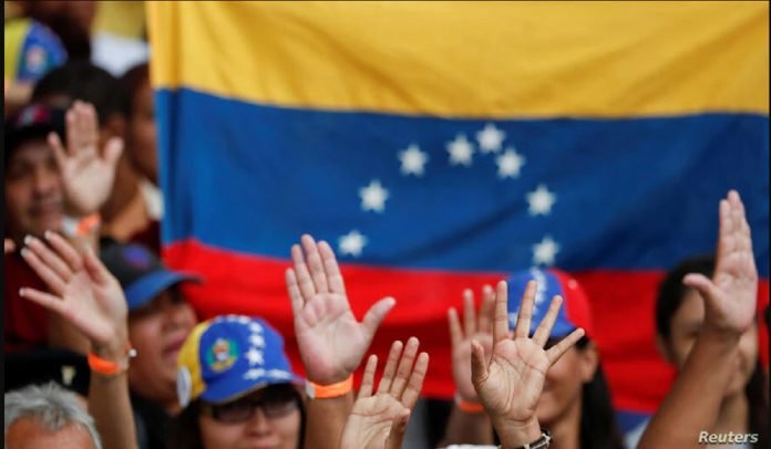 Más de 200 mil migrantes venezolanos se inscribieron para votar en primarias opositoras
