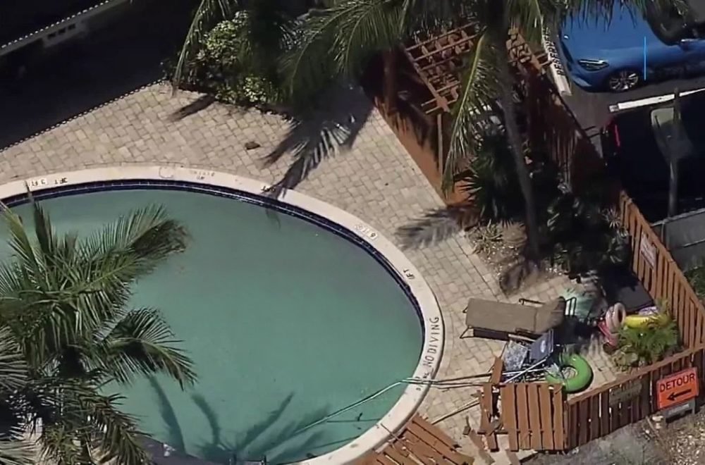 Mujer perdió el control de vehículo y cayó en piscina de Fort Lauderdale