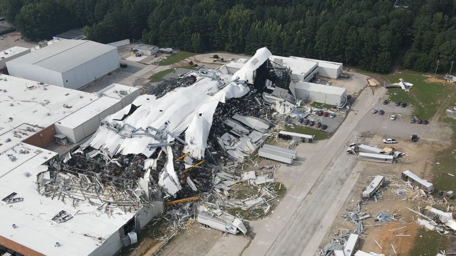 Tornado causó graves daños en una planta Pfizer