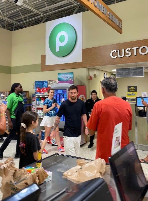 messi de compras en miami