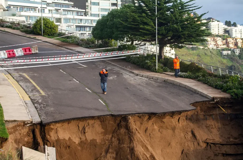 Más de 33 mil damnificados y 41.500 aislados dejan las lluvias en Chile