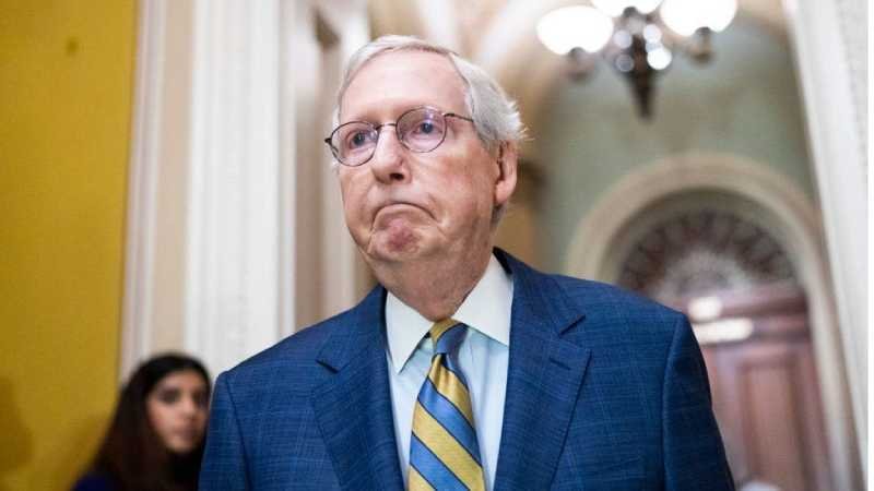 Senador McConnell no tiene trastorno convulsivo