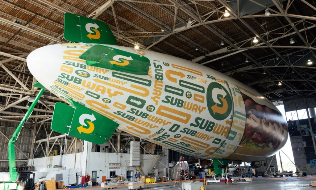 Subway abre un restaurante en un dirigible de 54 metros que recorrerá EEUU