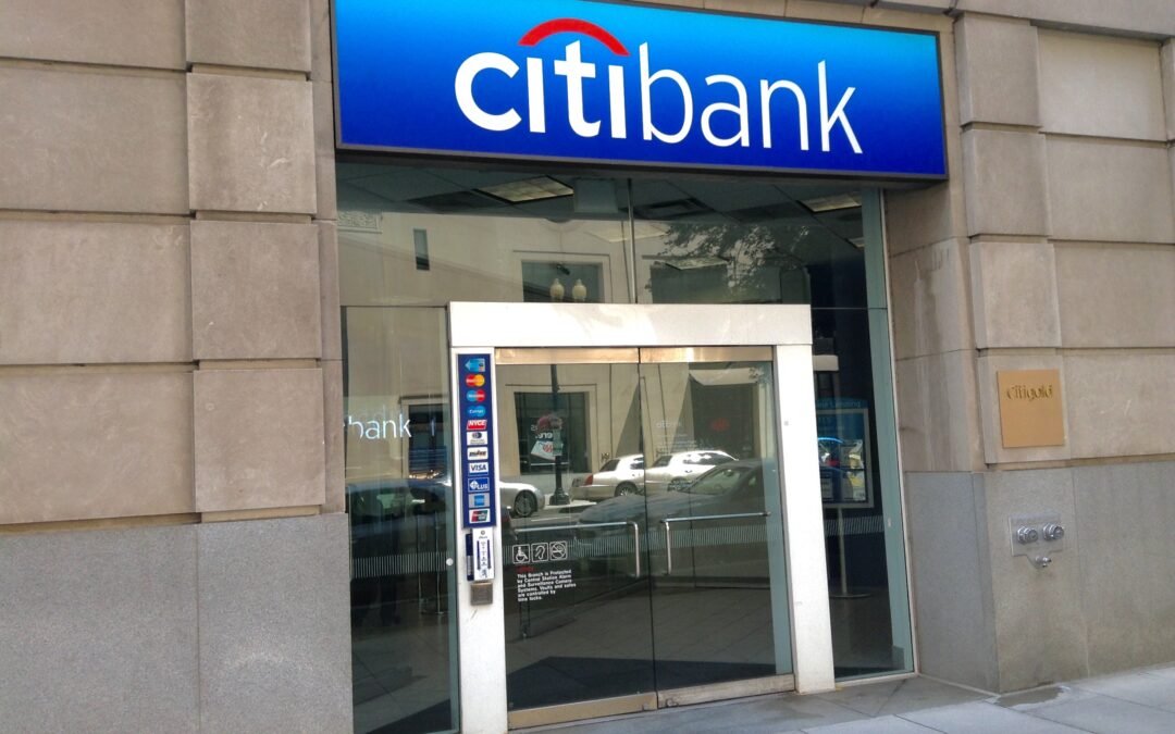 Citibank despide a la banquera Nozima Husainova por publicación antisemita