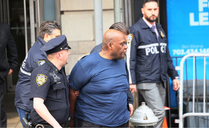 Condenan a 10 cadenas perpetuas al autor de tiroteo en metro de Nueva York en 2022