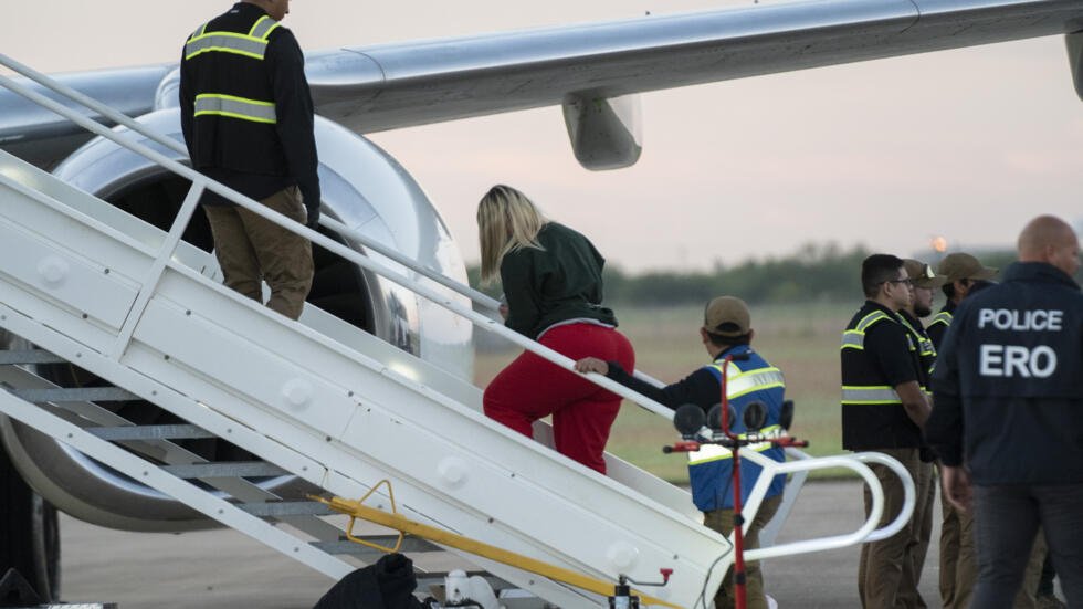 EEUU envió a Venezuela un primer avión con deportados