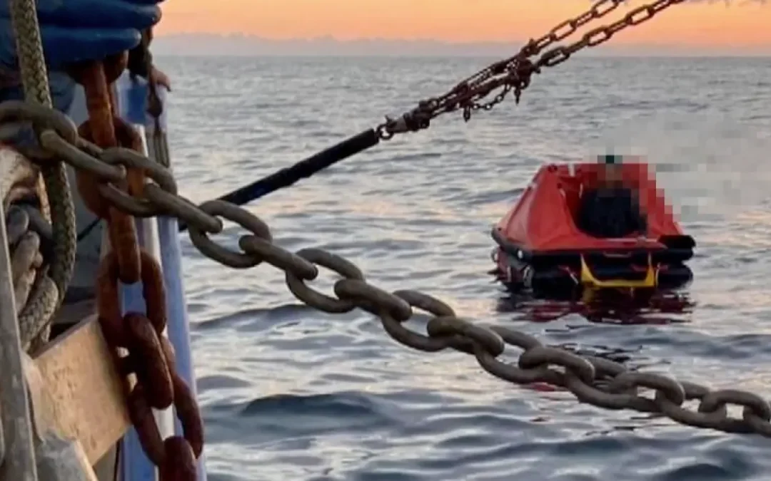 Hallan vivo a pescador que estuvo perdido en el mar por dos semanas