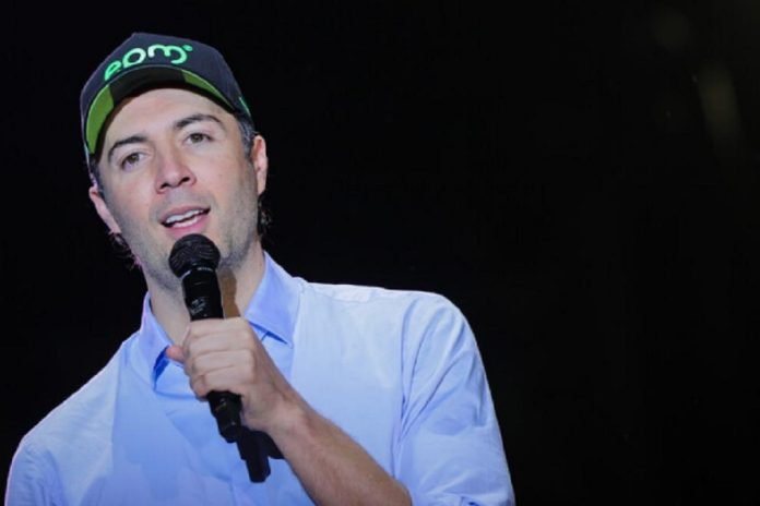 Renunció alcalde de Medellín para unirse a campaña política en Colombia