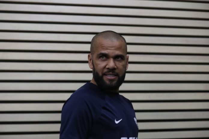 Denegada libertad a Dani Alves por persistir riesgo de fuga