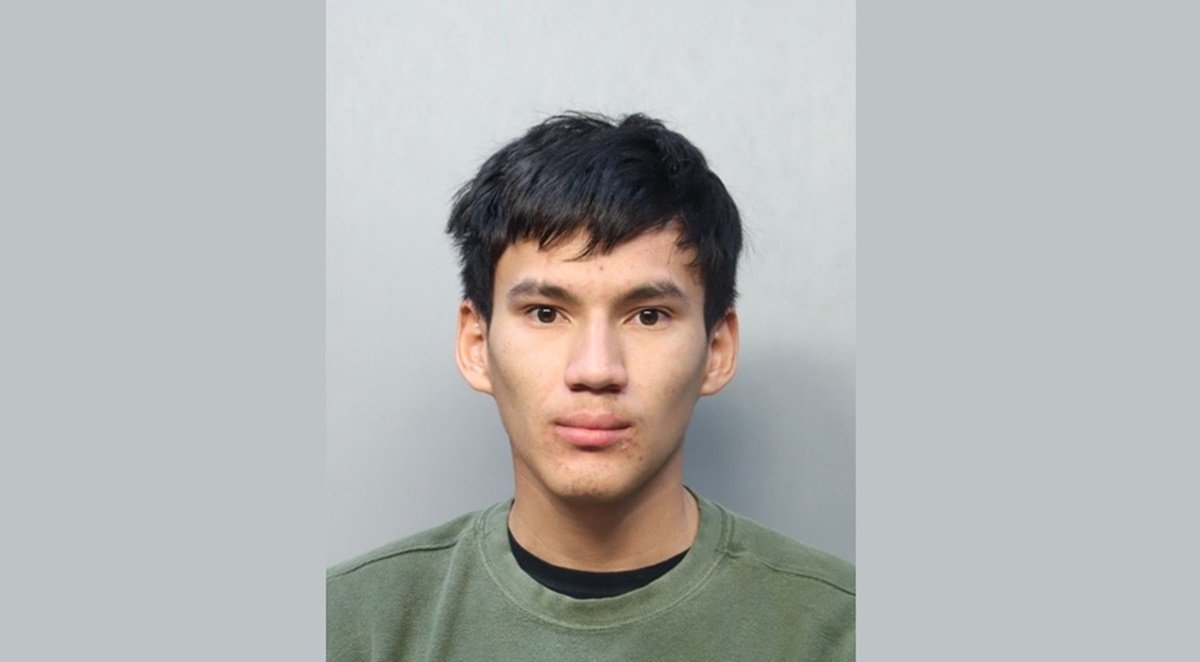 Joven Fue Detenido En Aeropuerto Internacional De Miami Por Abuso Sexual Doral Voice 3070