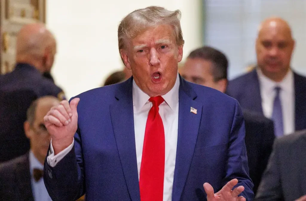 Jueza pausa temporalmente el proceso judicial contra Trump por injerencia electoral