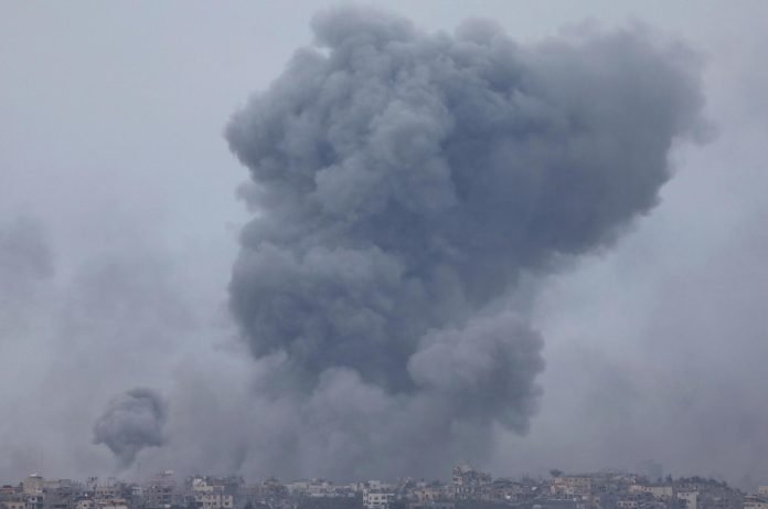 Número de muertos en Gaza por los ataques de Israel superan los 16.800