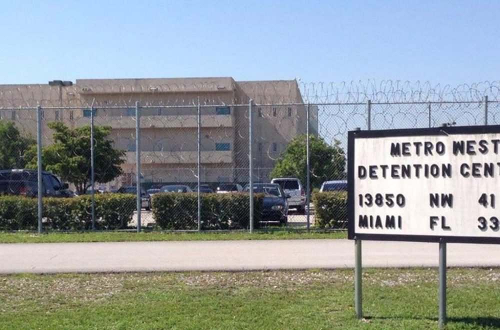 Centro de Detención Metrowest en Miami ahora con techo de paneles solares