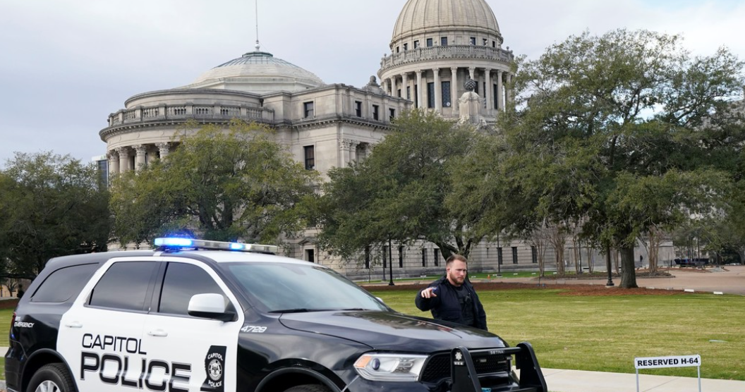 Múltiples amenazas de bomba a días del aniversario de la toma del Capitolio