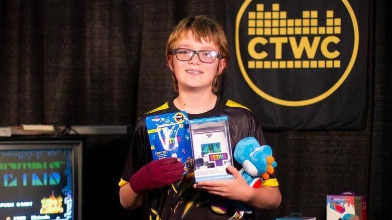Niño de 13 años es el primer humano en vencer al juego de Tetris