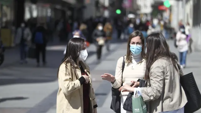 OMS recomienda retomar el uso de mascarillas y volver a vacunarse contra el covid-19
