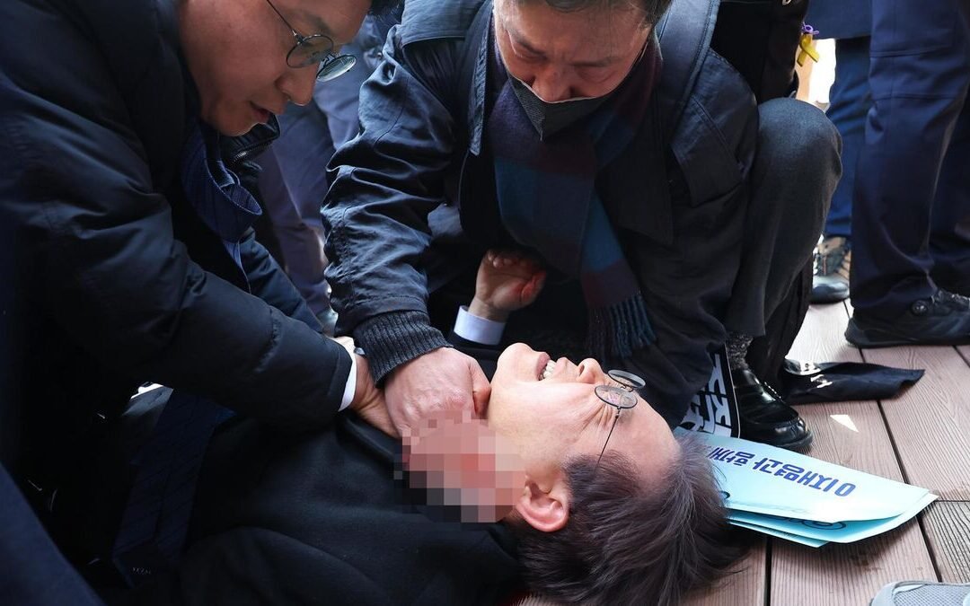 Líder de la oposición de Corea del Sur fue apuñalado