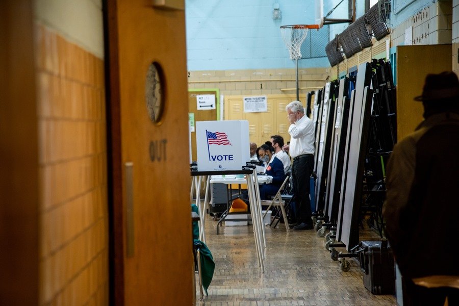 Biden y Trump a la cabeza de primarias en Míchigan